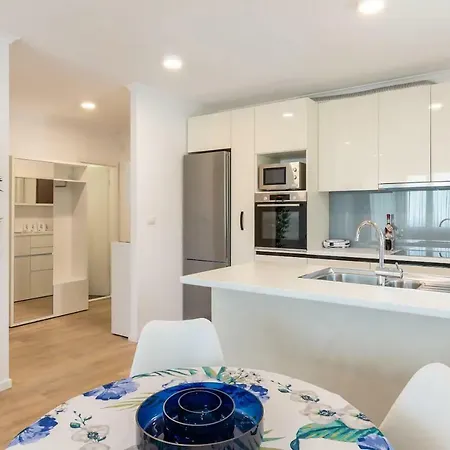 Azure Escape Sea View سبليت
