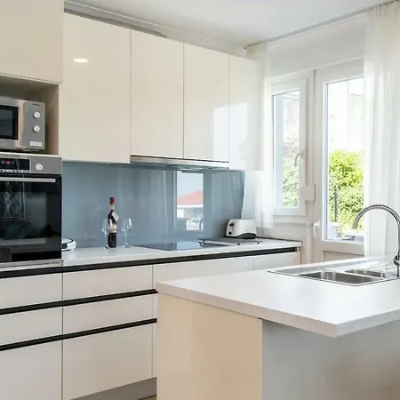 Relax & Recharge Sea View Split